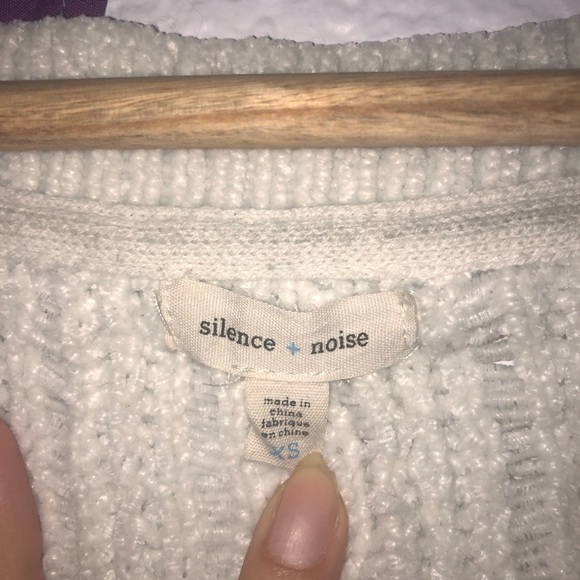 Urban Outfitters Sweater - Picture 3 of 4